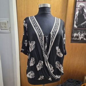 SHEIN Black and White Floral Blouse